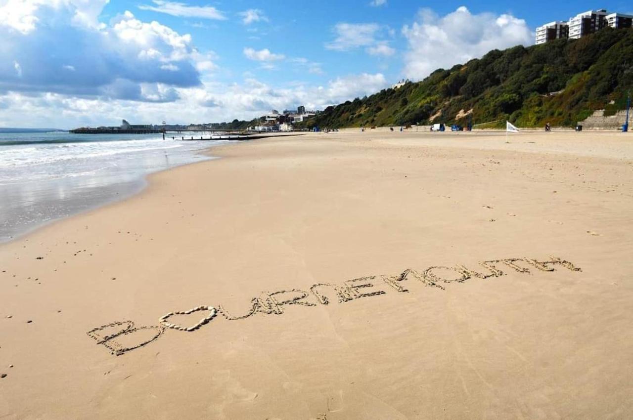 Flat-C, 4 Adults, 20 Mins To Beach, Netflix, Wifi, Sleeps 4 Adults Bournemouth Bagian luar foto
