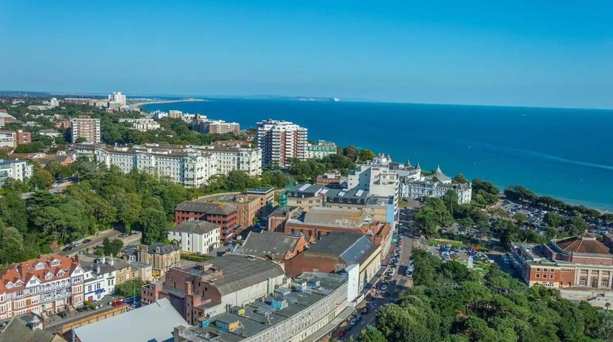 Flat-C, 4 Adults, 20 Mins To Beach, Netflix, Wifi, Sleeps 4 Adults Bournemouth Bagian luar foto