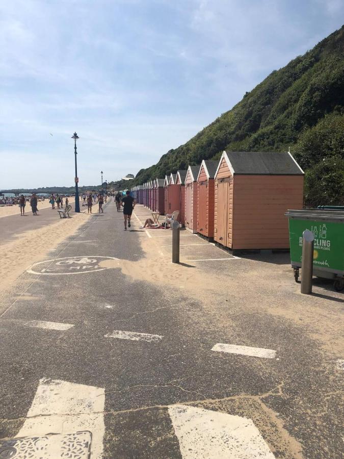 Flat-C, 4 Adults, 20 Mins To Beach, Netflix, Wifi, Sleeps 4 Adults Bournemouth Bagian luar foto