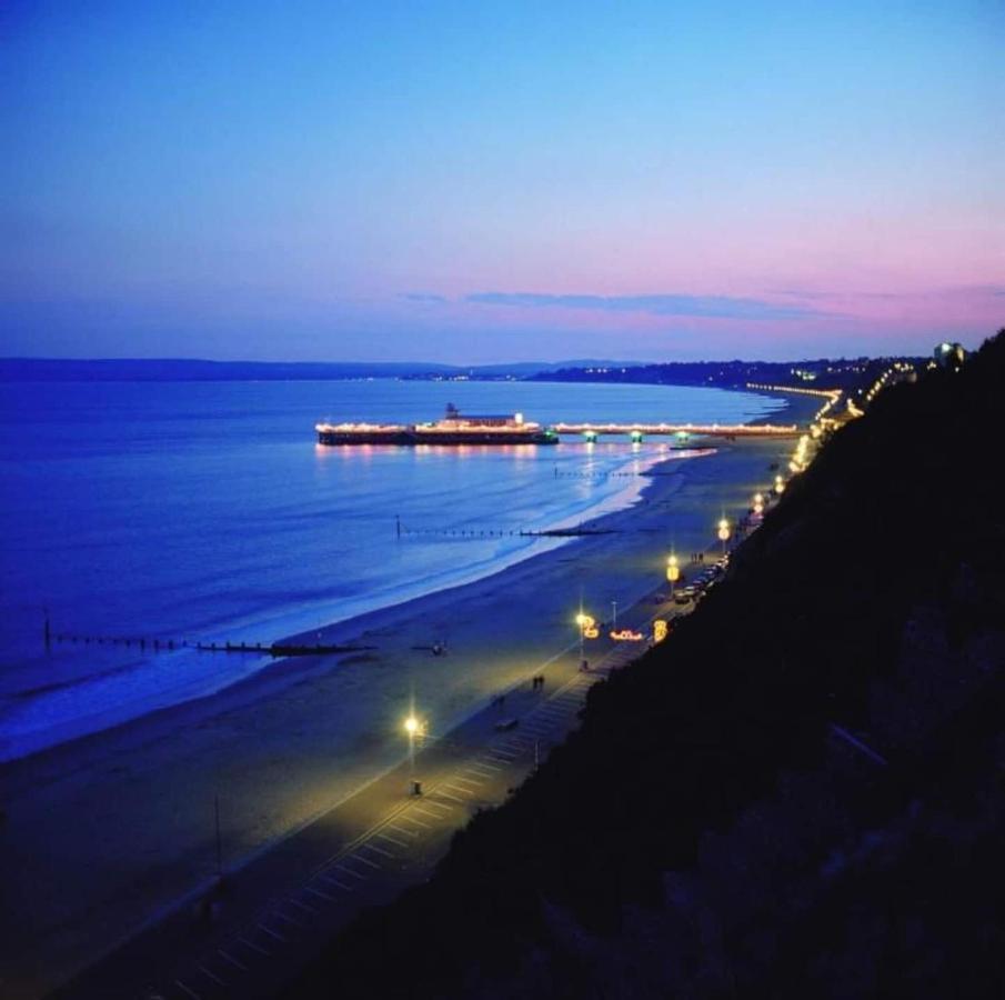 Flat-C, 4 Adults, 20 Mins To Beach, Netflix, Wifi, Sleeps 4 Adults Bournemouth Bagian luar foto
